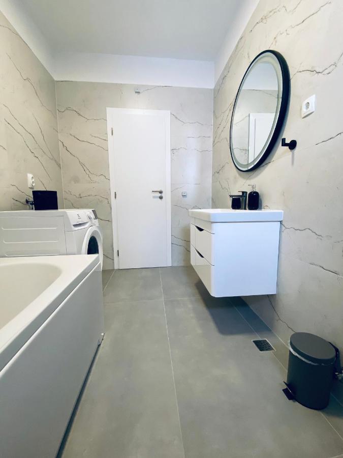 West Apartments Zadar Eksteriør bilde
